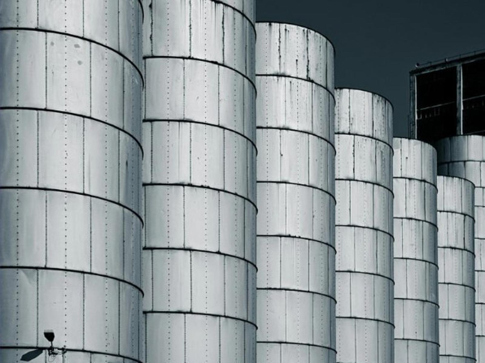 In many tank farms, the narrow gaps between storage tanks is very small