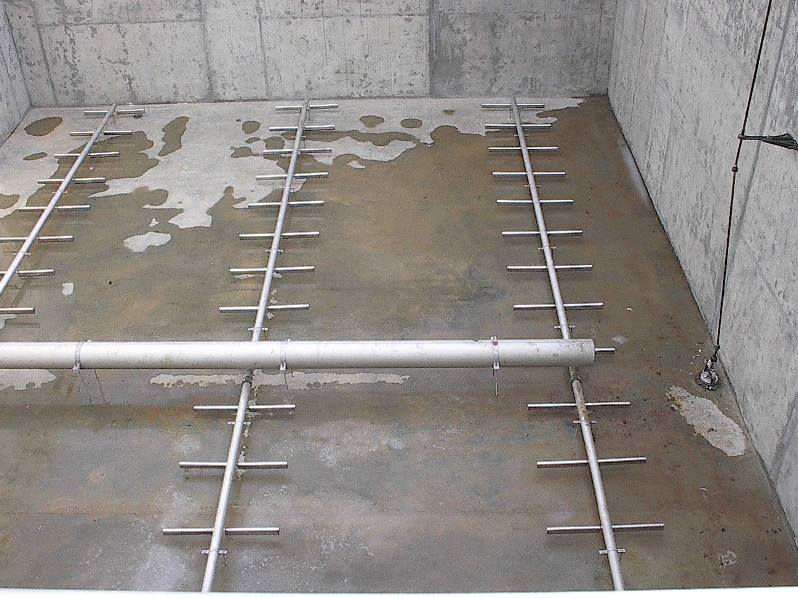 Wide band diffusers image