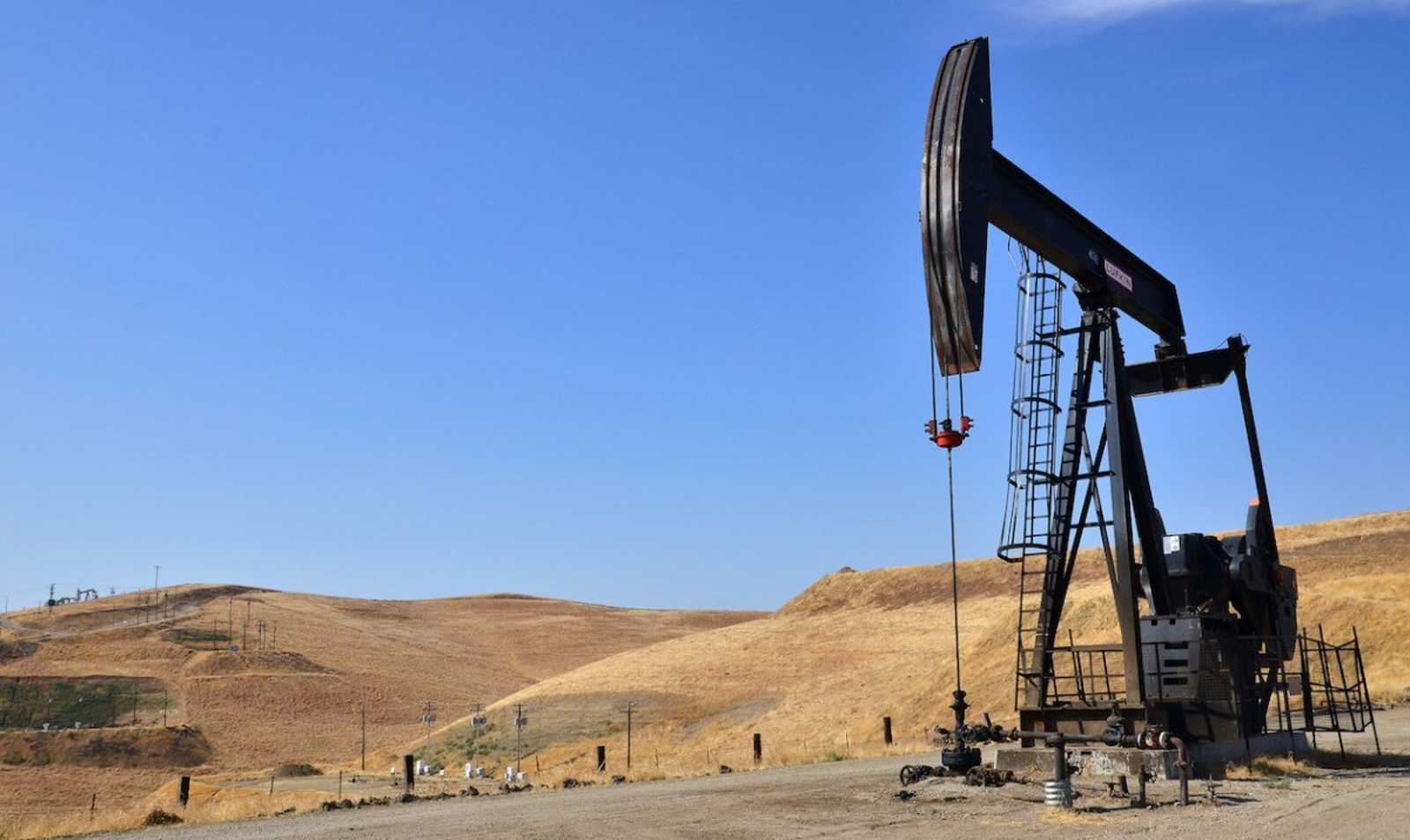 Oil banner