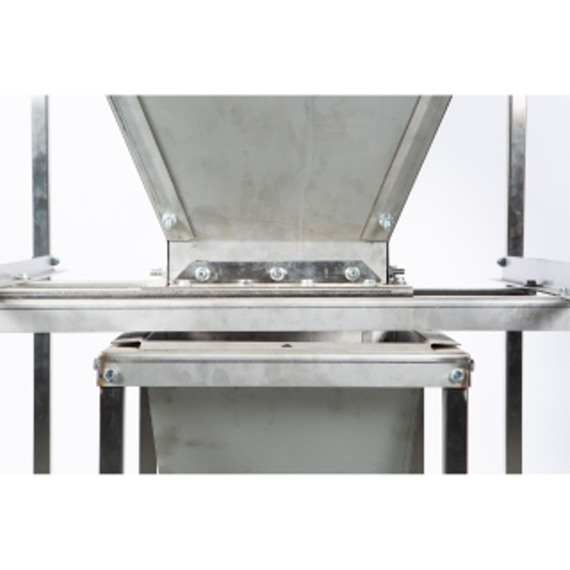 Feed Ruler Feed Weigher | MAXIMUS Poultry Feeding System