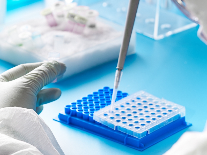 Thomas_Molecular Diagnostics Pumps_Card.jpg