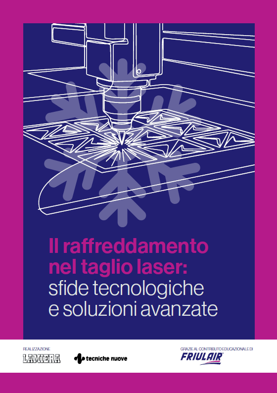 Illustrazione di una testa di taglio laser su lamiera con focus sul raffreddamento industriale e controllo termico nei sistemi di taglio laser ad alta potenza