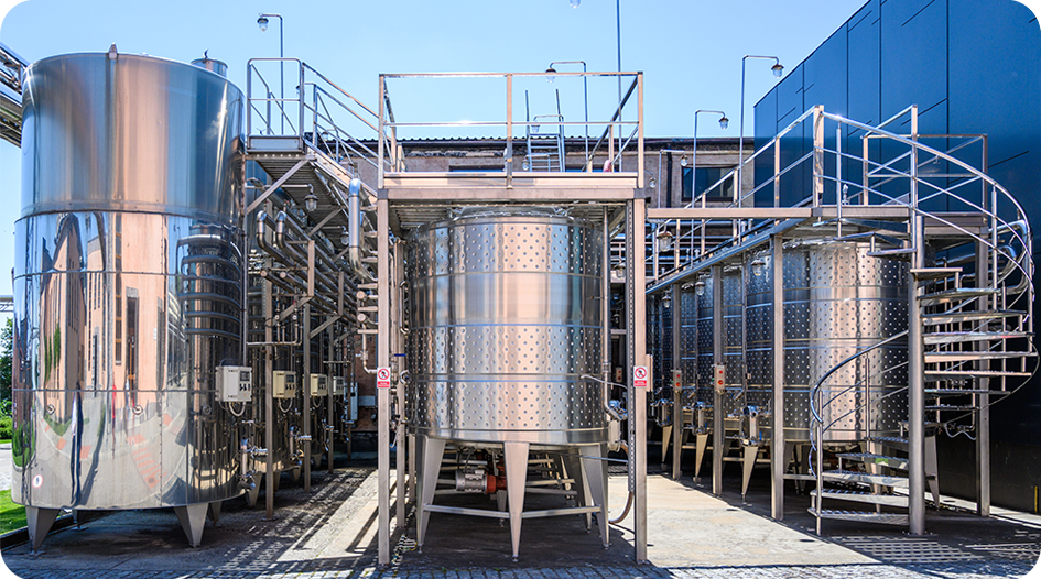 Winery process cooling system with stainless steel tanks for wine production