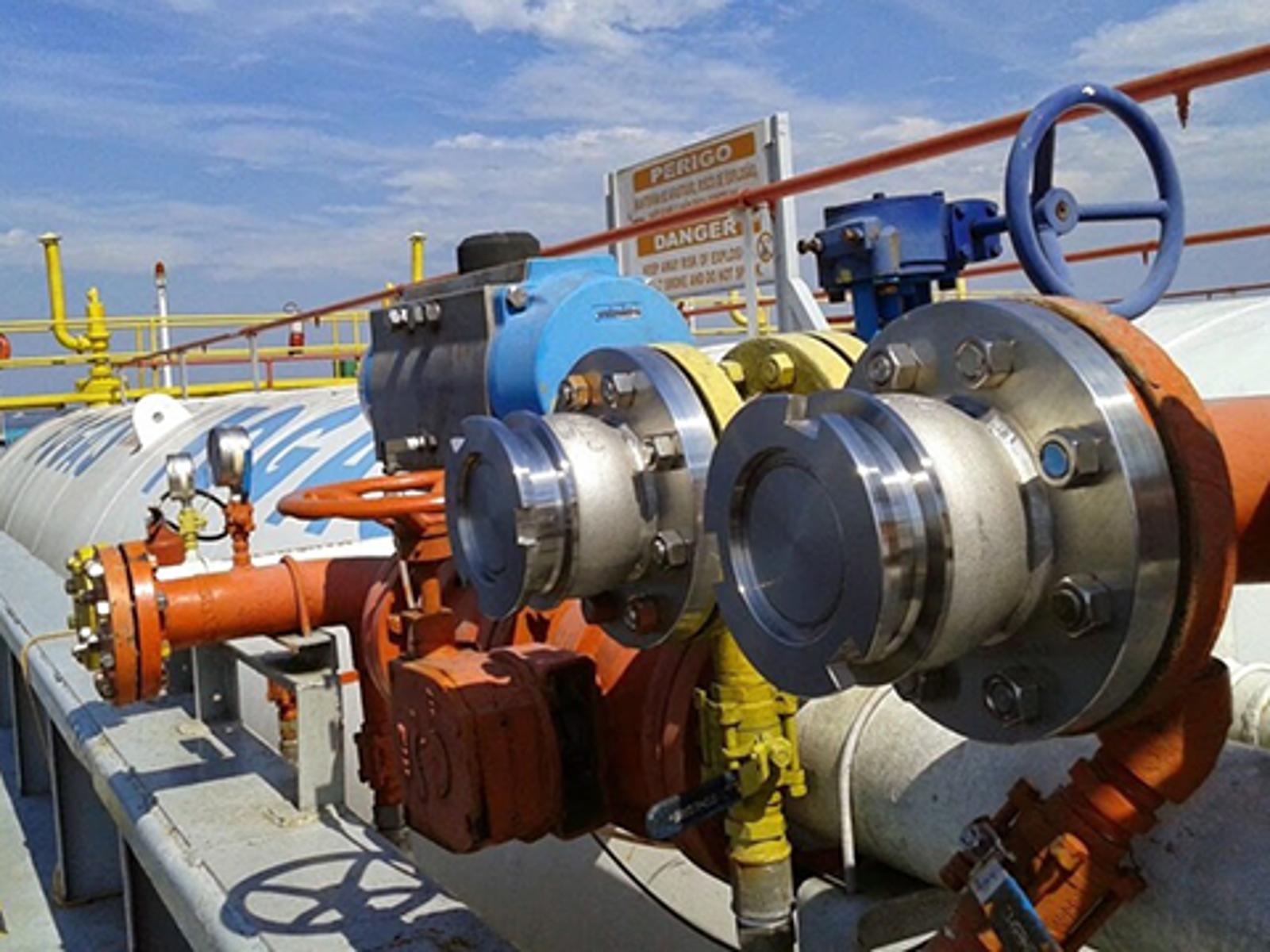 todo marine breakaway coupling brazil installation