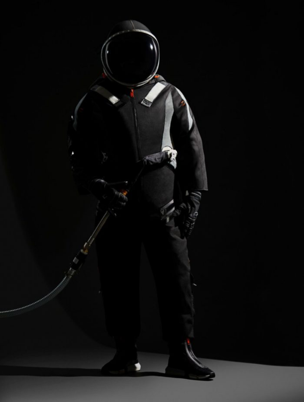 Sol™ provides ease of access and maximum mobility to operate, enter and exit the spacecraft.