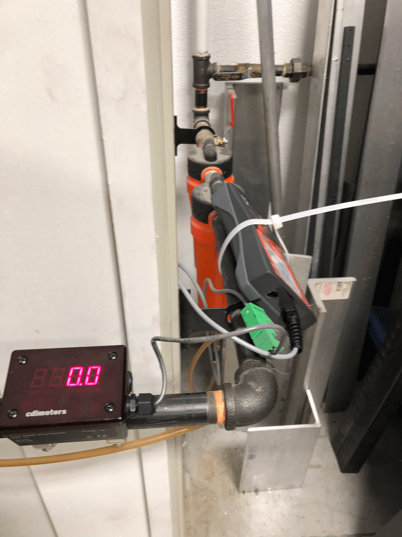 Flow-meters-and-gauges-help-manage-your-compressed-air-system-2.png