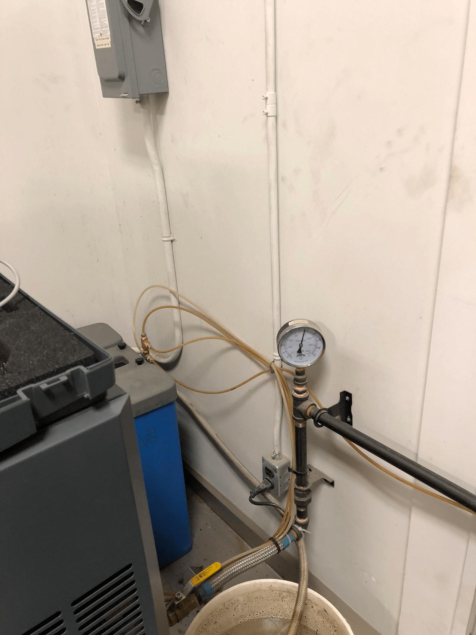 Flow-meters-and-gauges-help-manage-your-compressed-air-system.png
