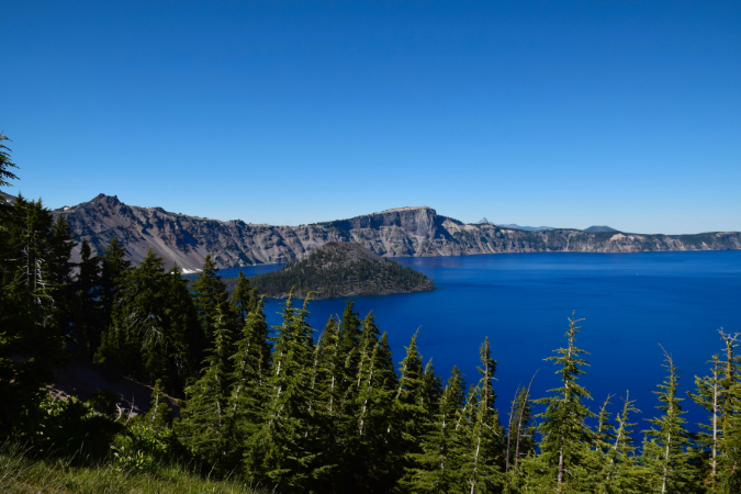 An image of Crater Lake National Park on a clear day.