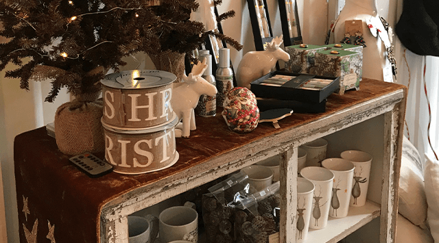 Portable pop up shop container