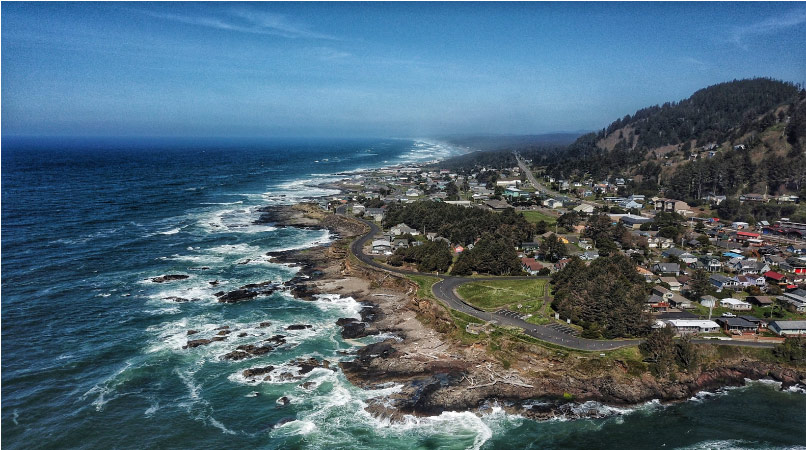 The town of Yachats, Oregon, situated between the Oregon Coast and the Oregon Coast Range.