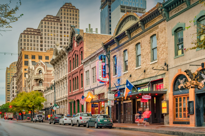 The Entertainment District is located Downtown, on e of thesafest neighborhoods in Austin.