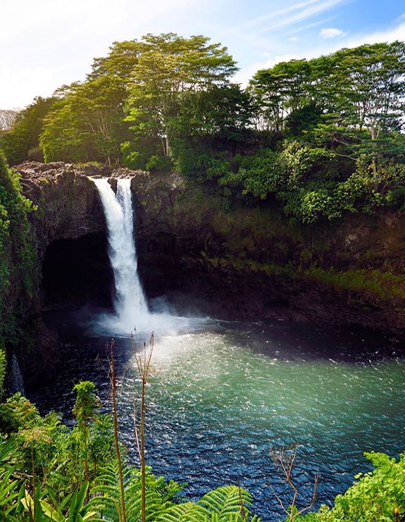Rainbow Waterfall in Hilo