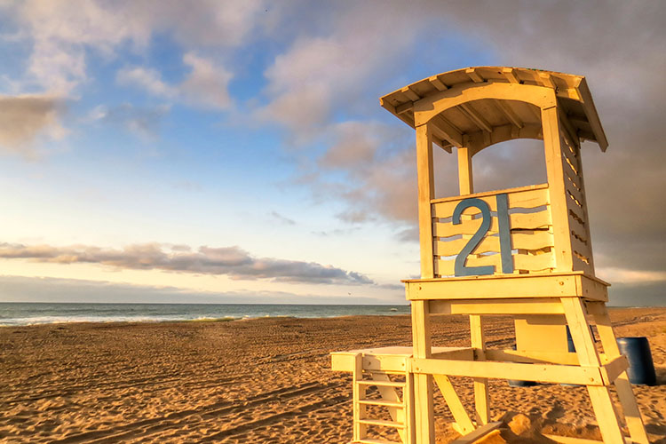 Carolina Beach with lifeguard station #21.