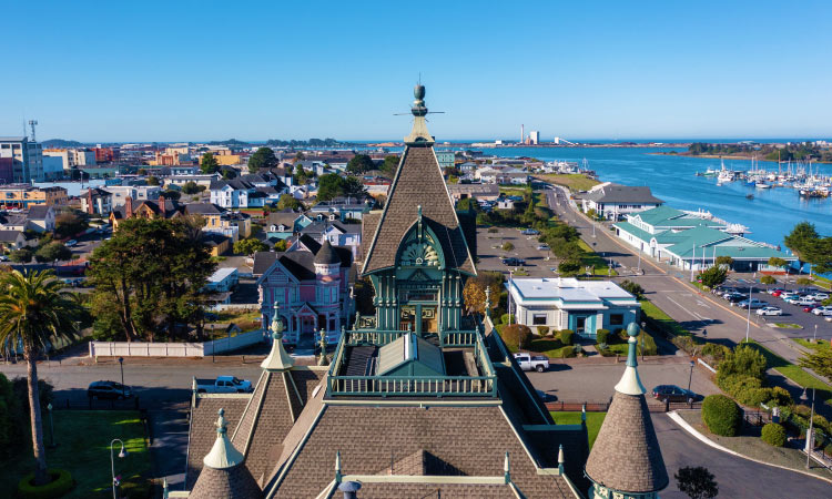 Rooftop view of charming Eureka, California, and its quaint waterfront on a clear day.