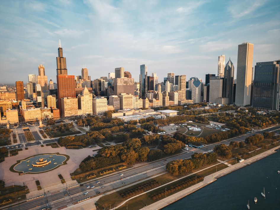 The Chicago skyline at dusk. Moving in Chicago can be a breeze if you know what to expect.