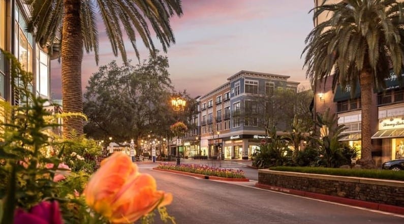 Santana Row Shopping District in San Jose CA