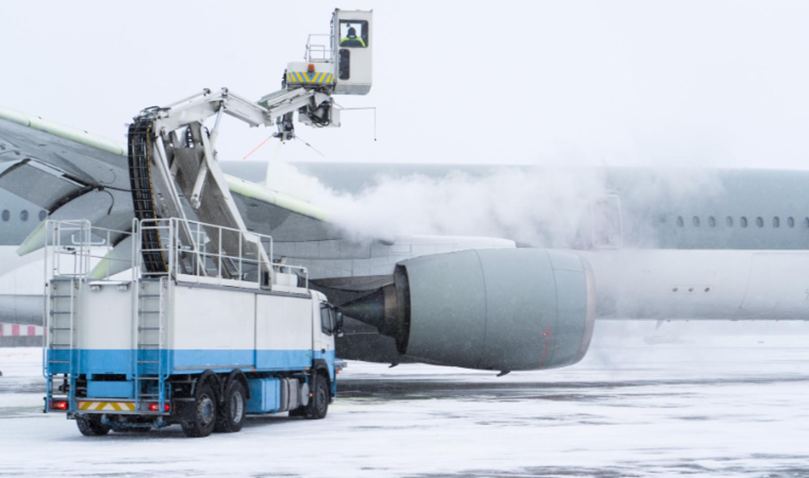 Emco Wheaton de-icing equipment