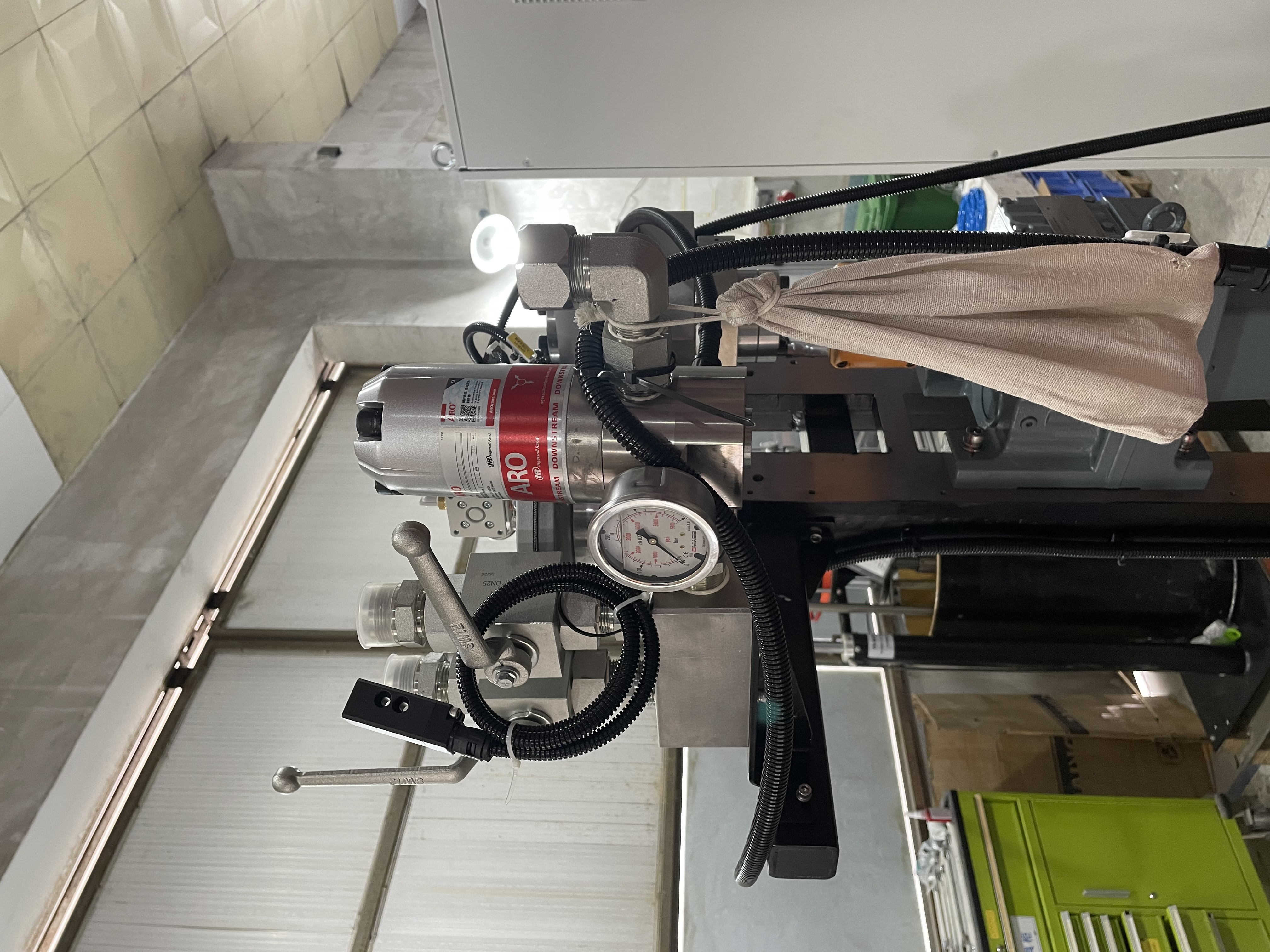 ARO piston pump complete system