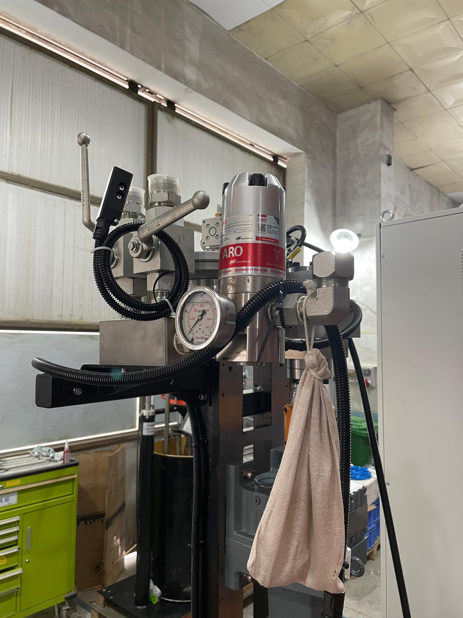 ARO piston pump complete system