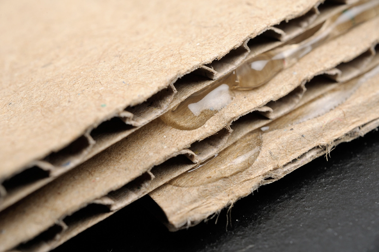 24372-ARO-Best-Glue-cardboard-Blog-card.jpg