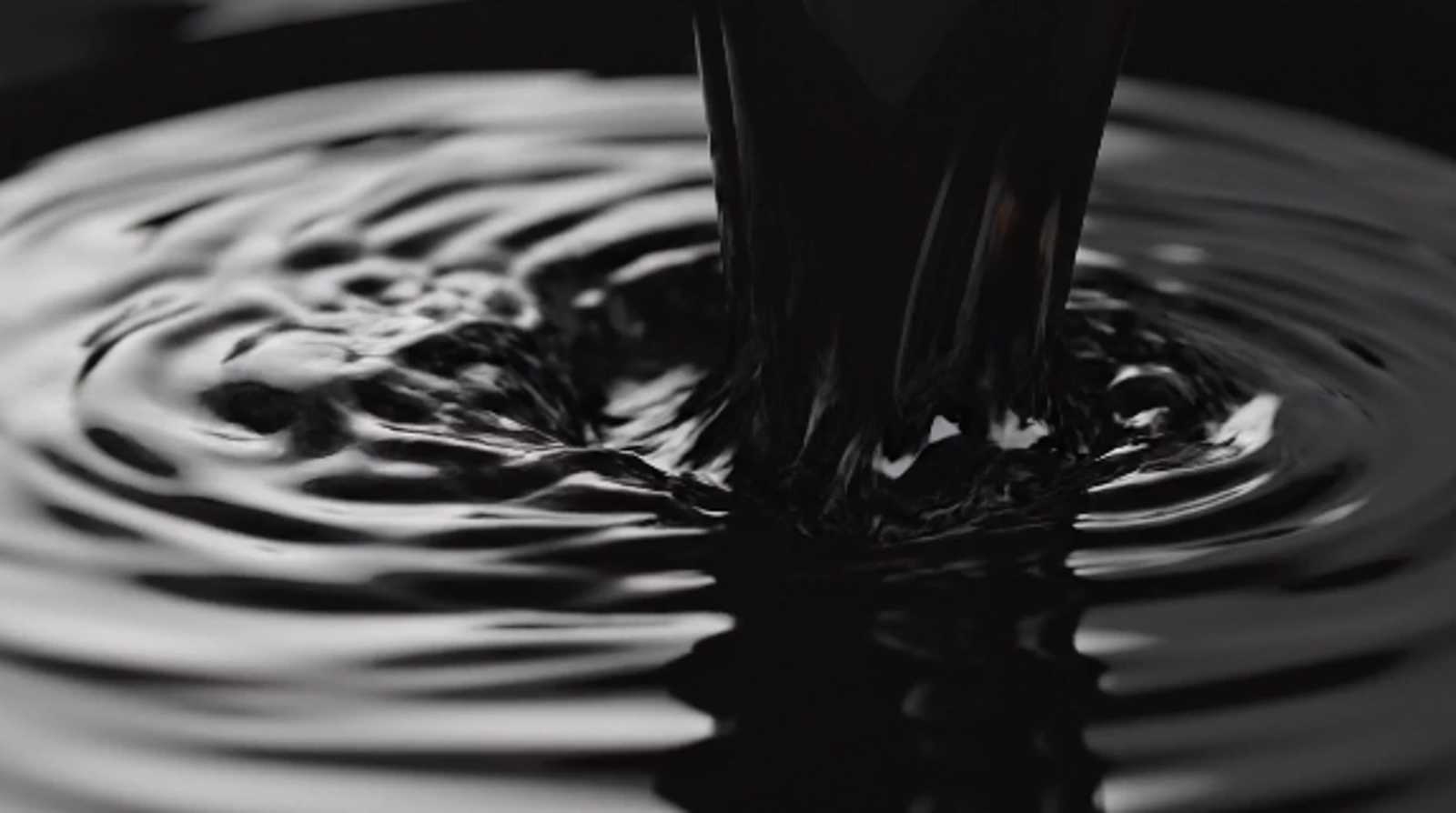 Black fluid fallback image