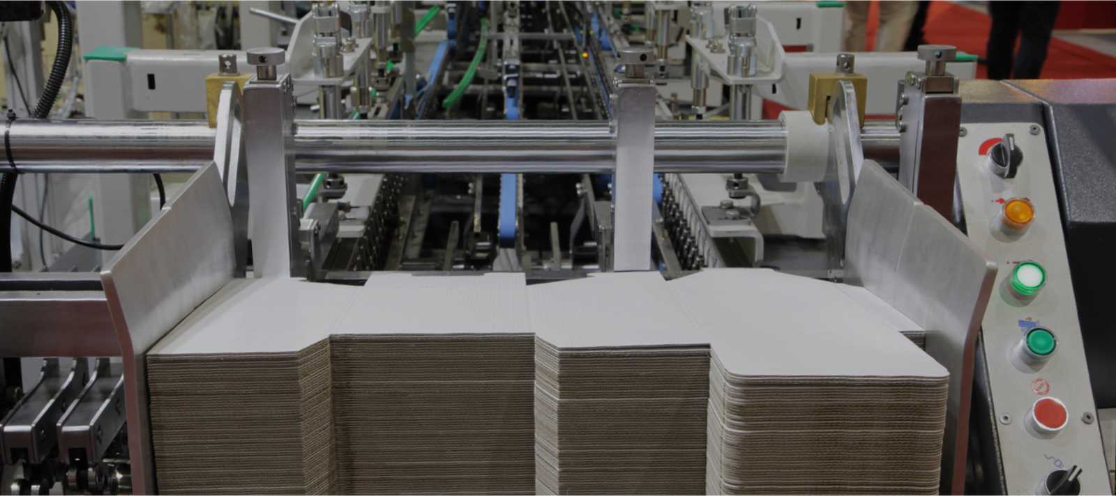 Diaphragm and piston pumps for the packaging and cardboard industries