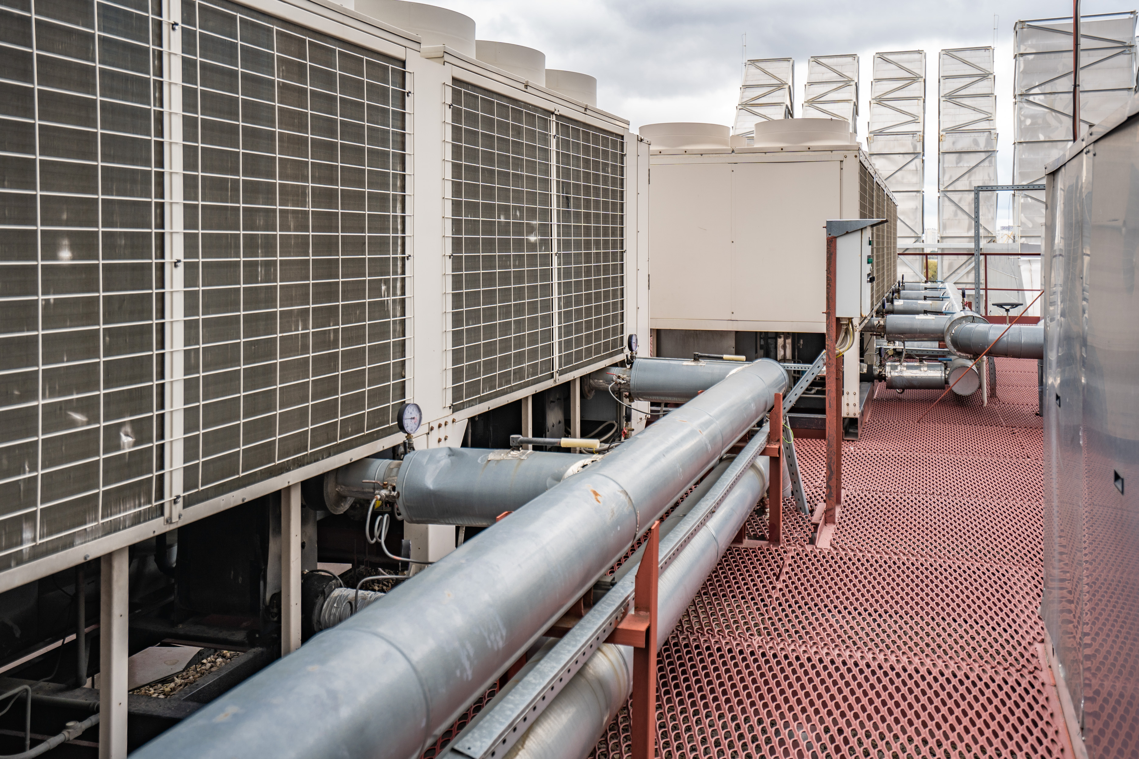 How do glycol pumps work in cooling systems