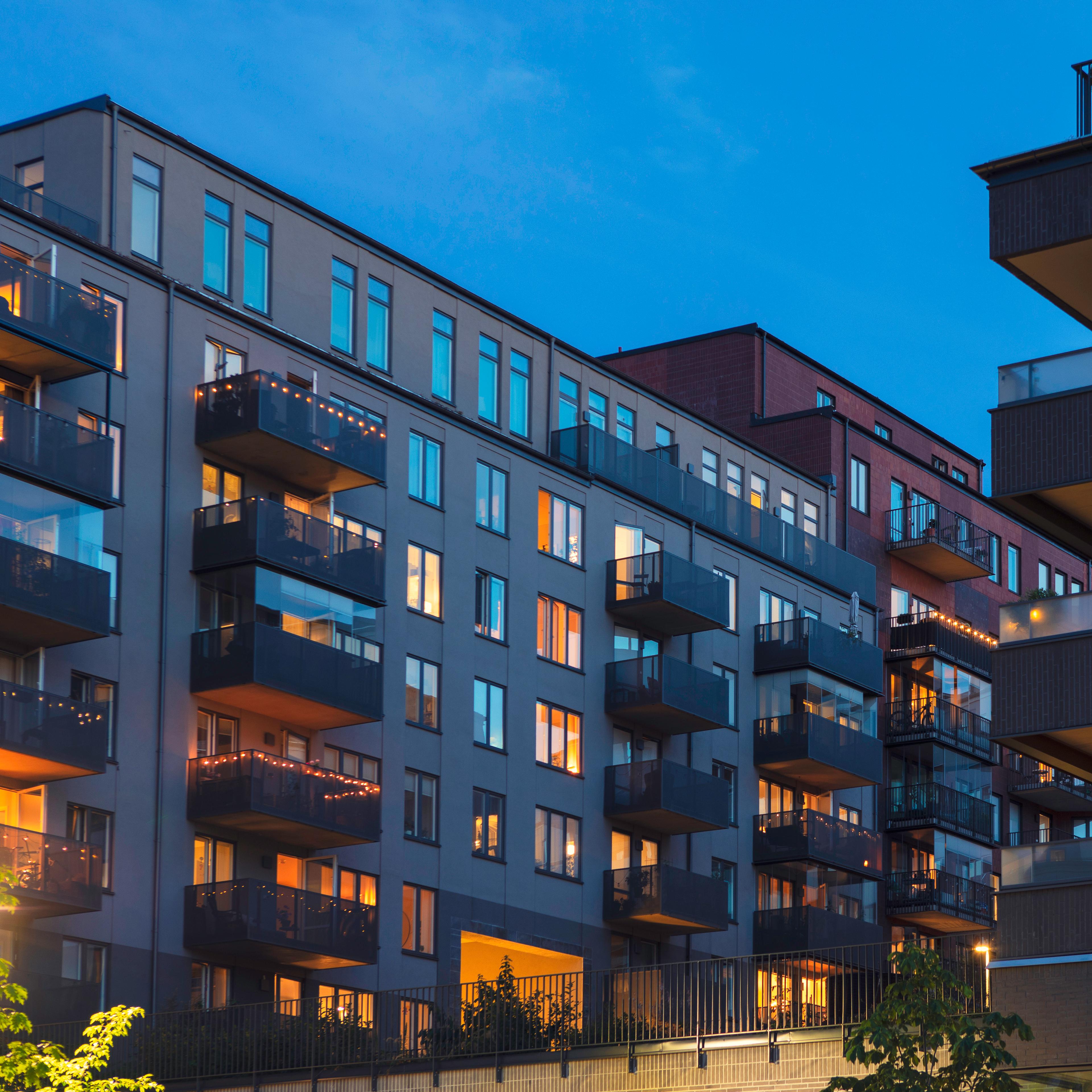 apartment building.jpg