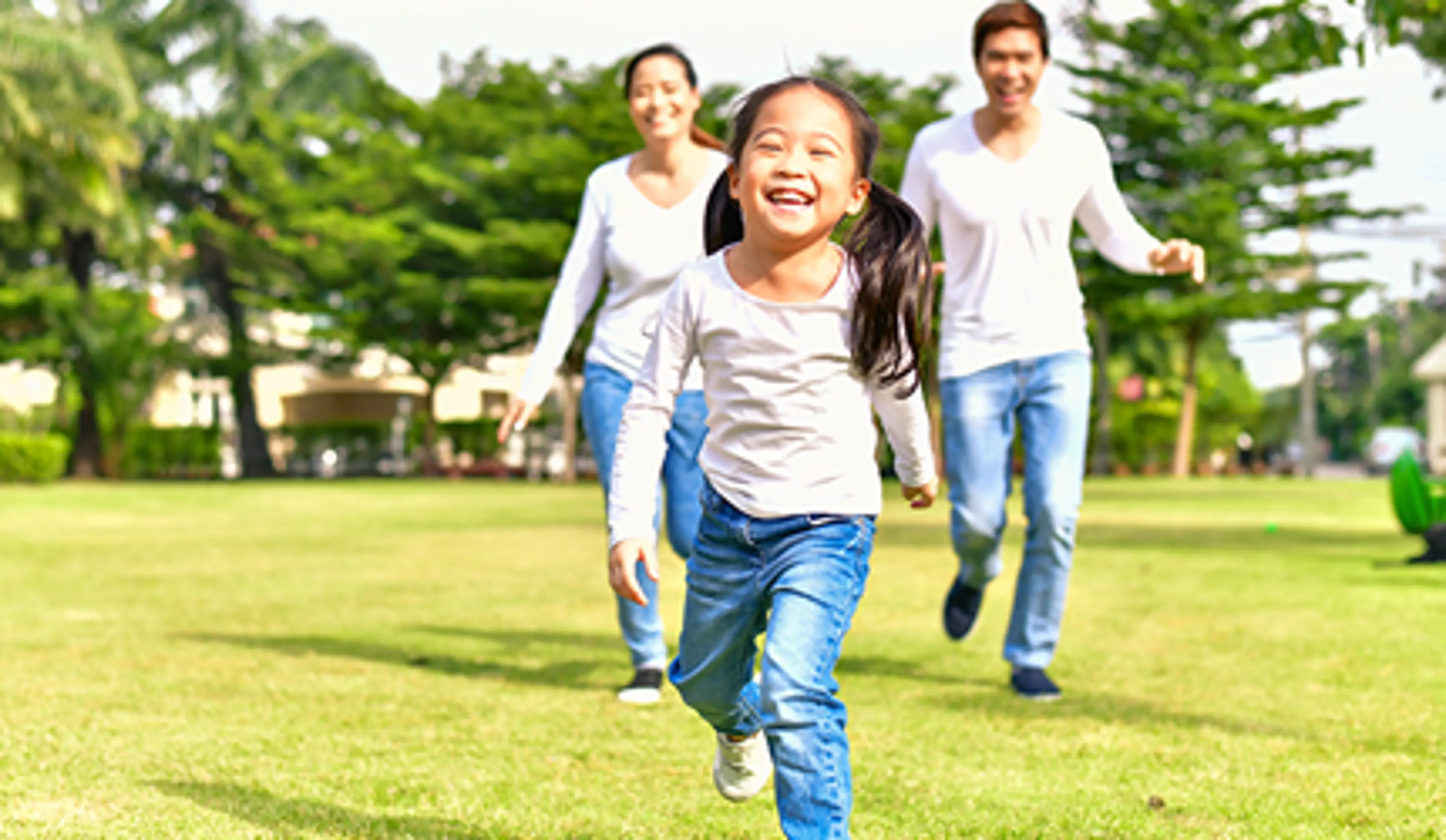 HRLIB-Asian-family-running-in-park-shutter_754955704_430x250.jpg