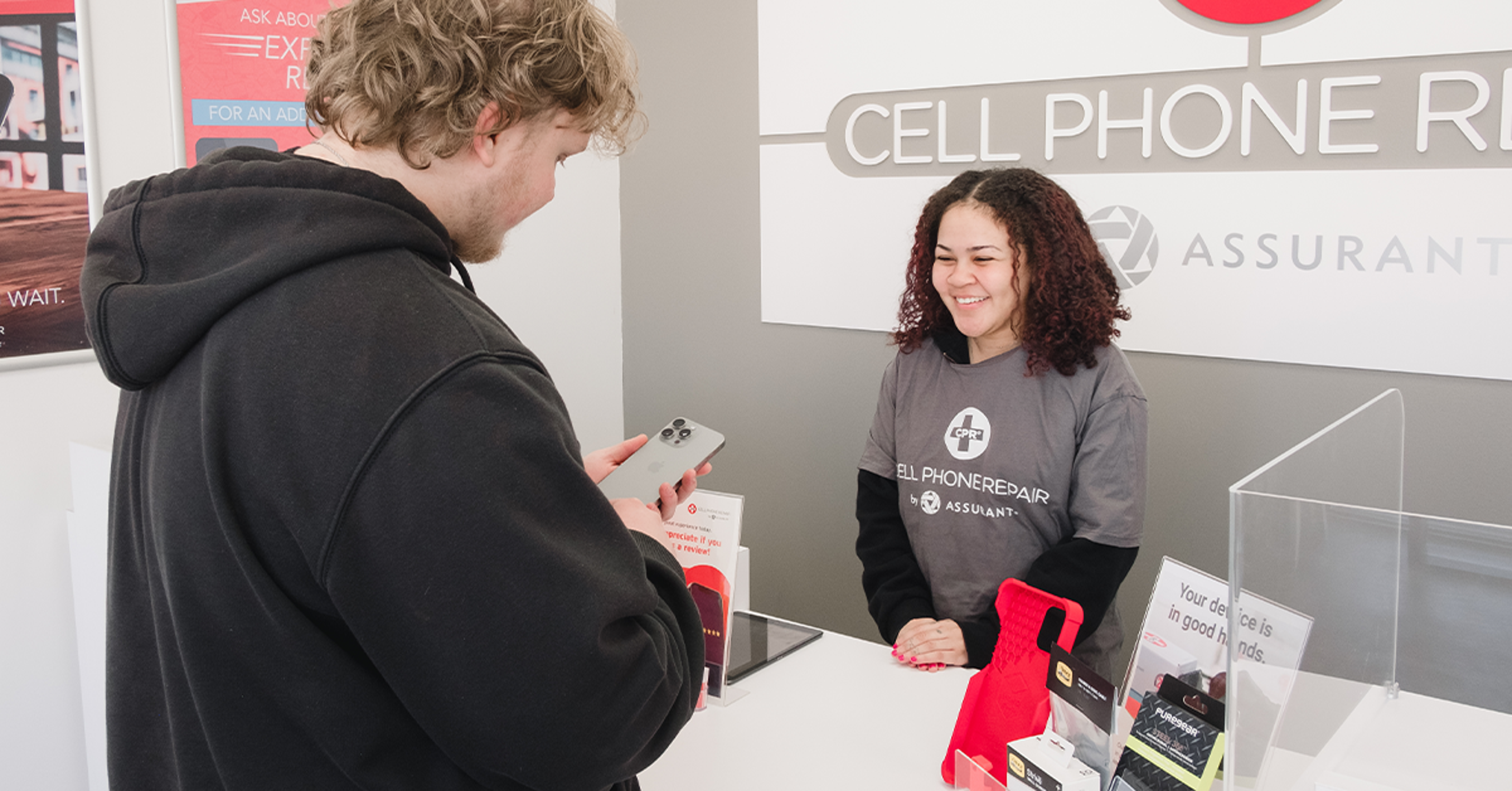 At Assurant Authorized Repair Network locations, our certified technicians are prepared for your guaranteed appointment and ready to fix your device issue with the required parts in hand.