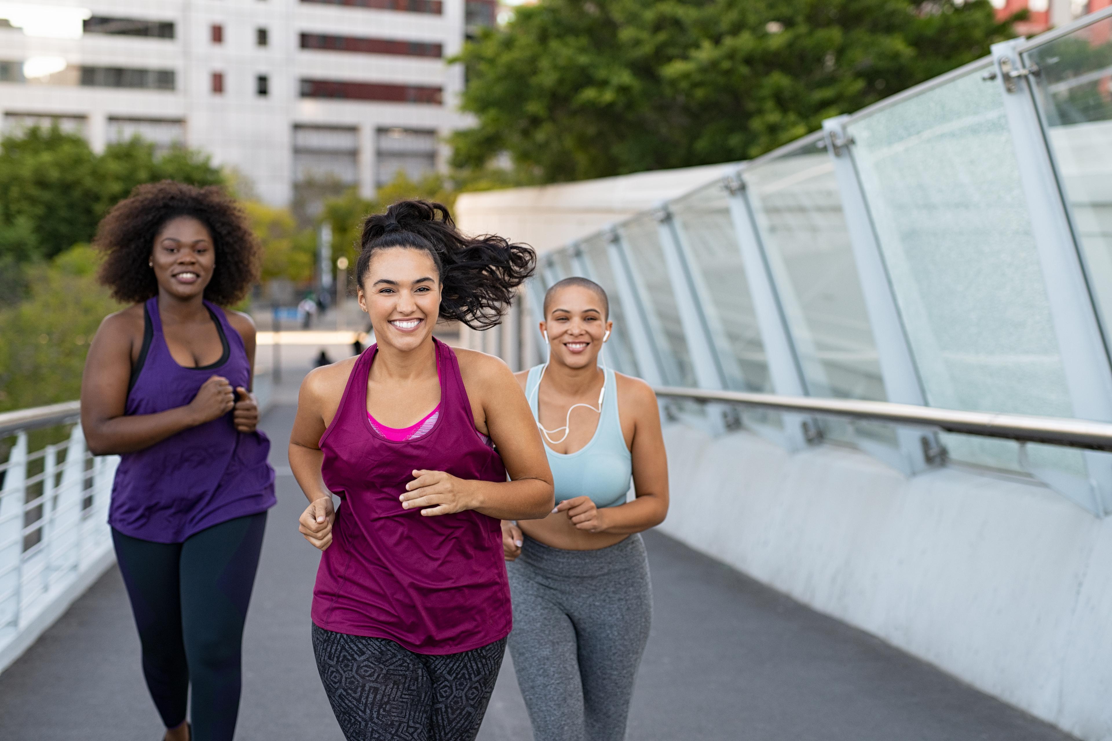 HRLIB-Women jogging-shutters_1370005259_HR.jpg