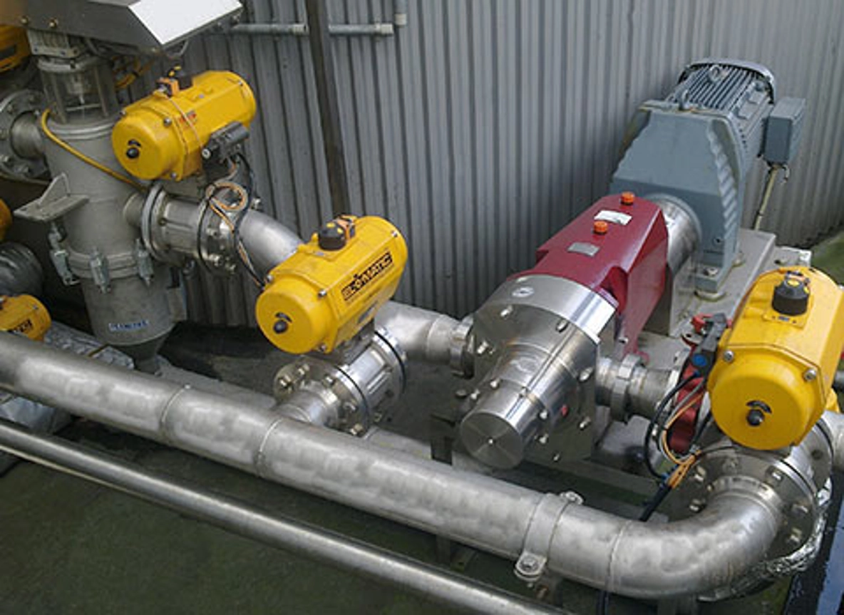 Fluid transfer pumps installation