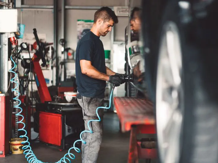 compressed-air-automotive-shop-teaser.webp