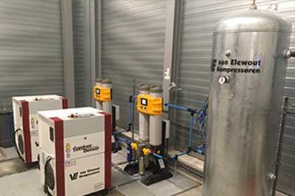Persluchtinstallatie-schroefcompressorinstallatie-Van-Elewout-Kompressoren.jpg