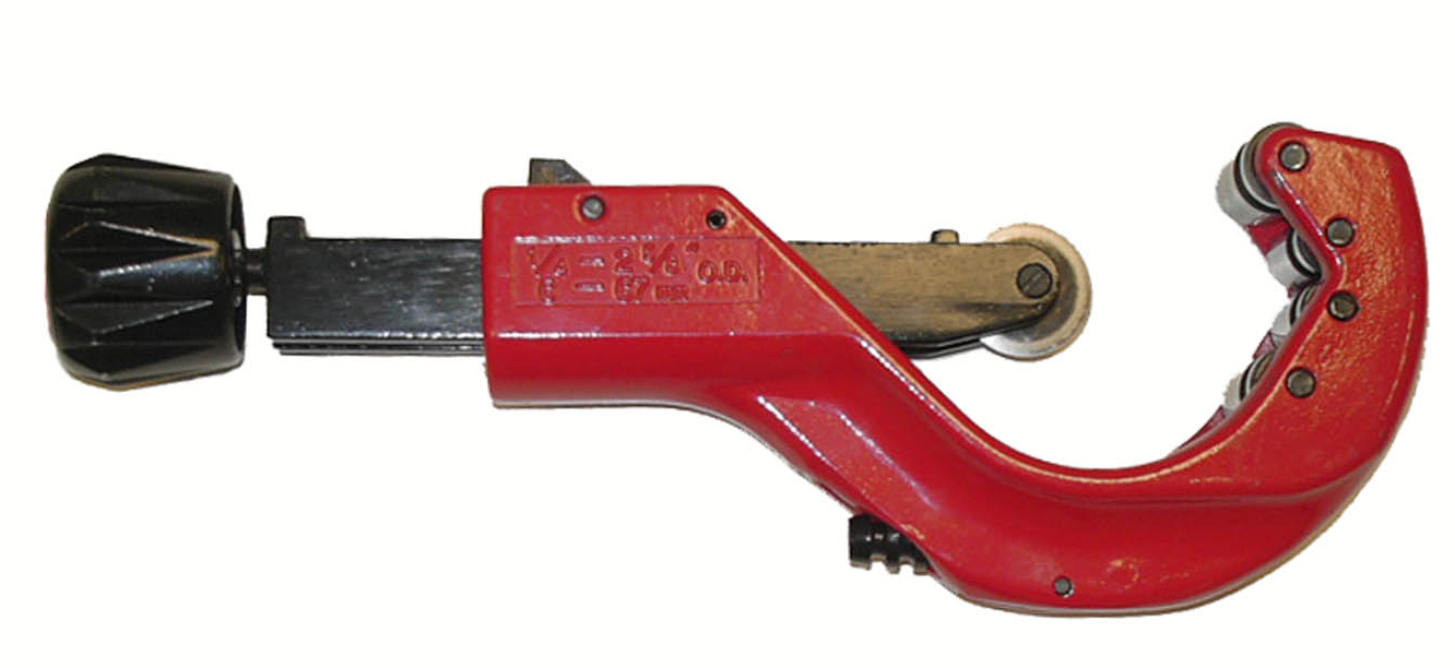Compressed air installation equipment pipe cutter product image 1 on white  background| piping system  | OMI