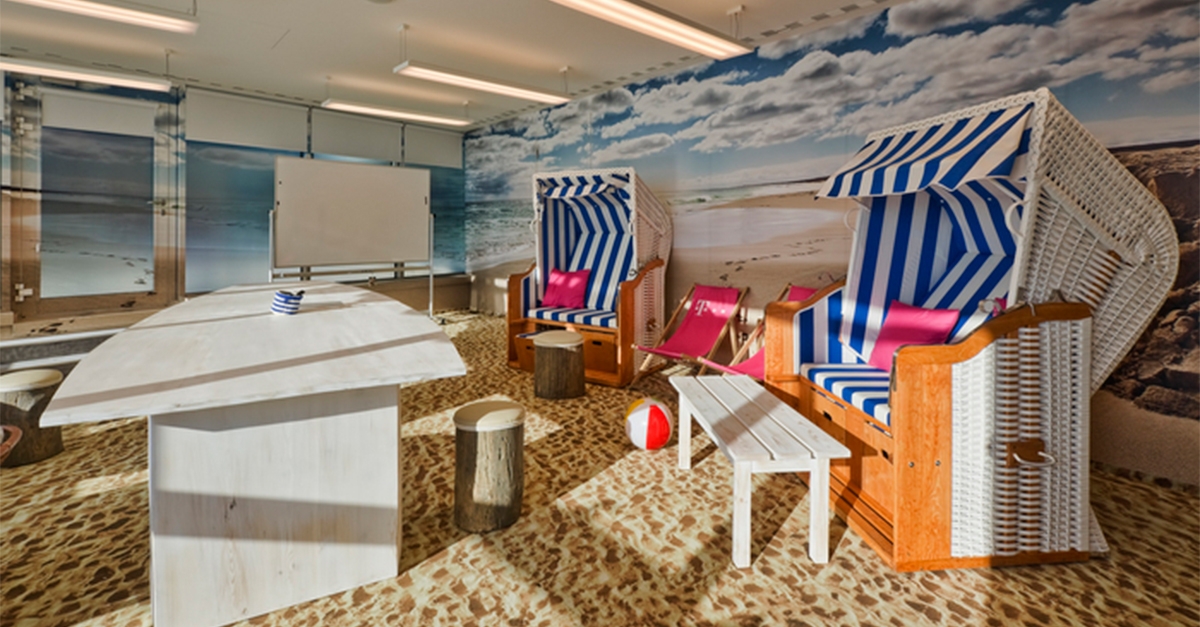 Relaxation beach office