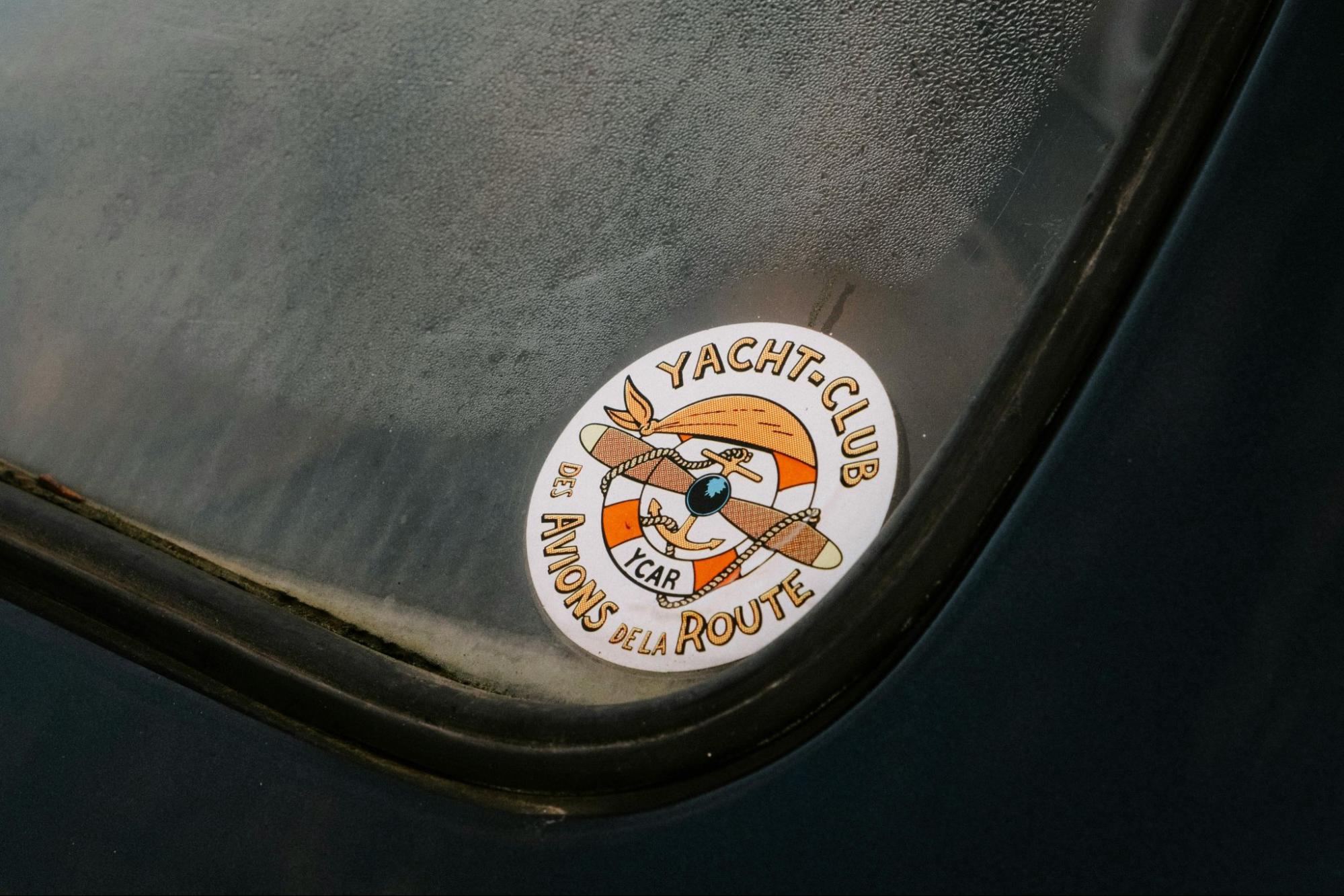 A sticker with logo for the yacht club
