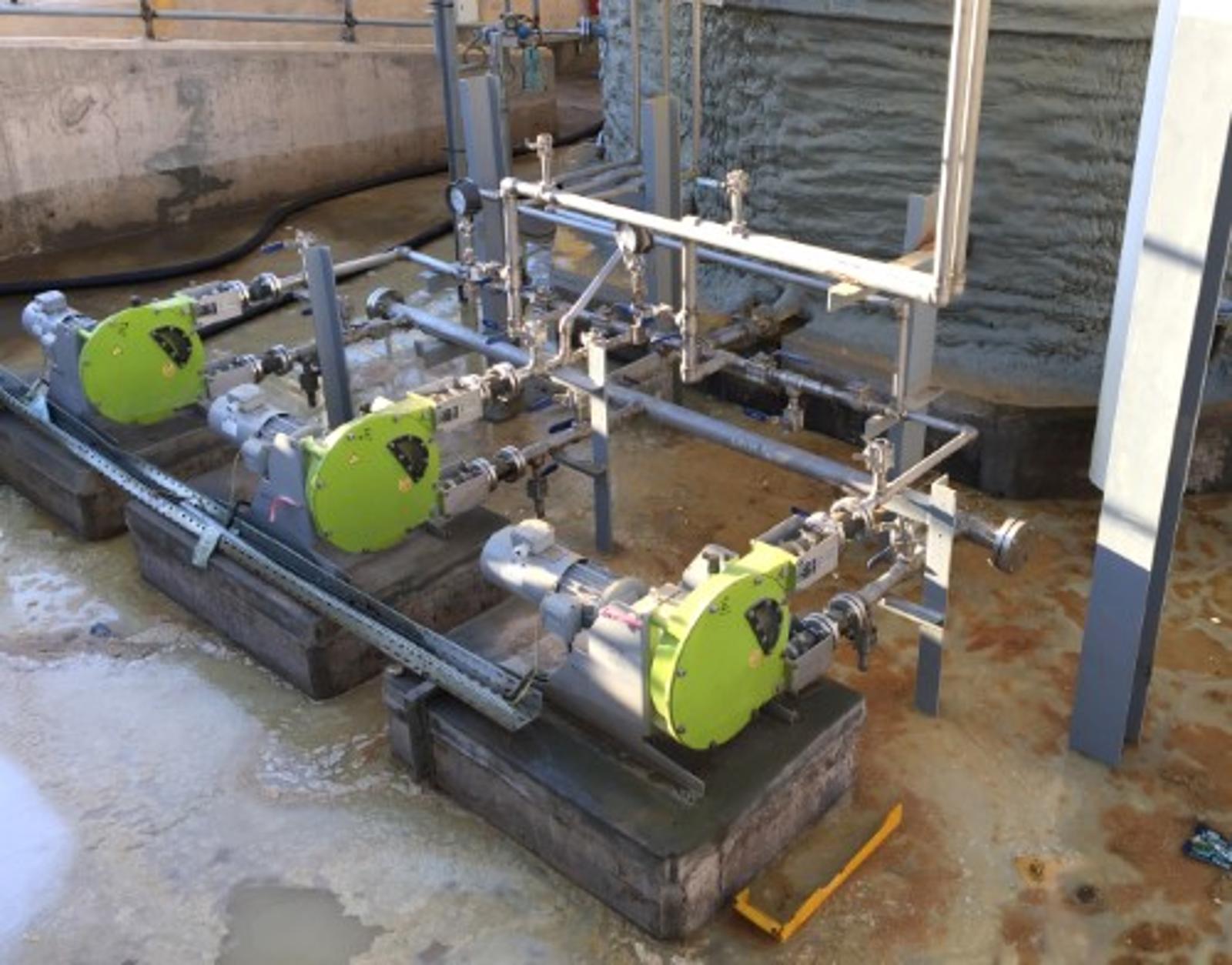 3-hose-pumps-albin-pump-pumping-hydrochloric-phosphoric-acids-in-a-chemical-plant.jpg