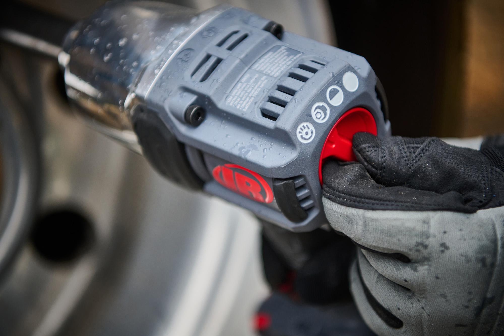 W8000 Series IQV20™ High Torque Cordless Impact Wrench