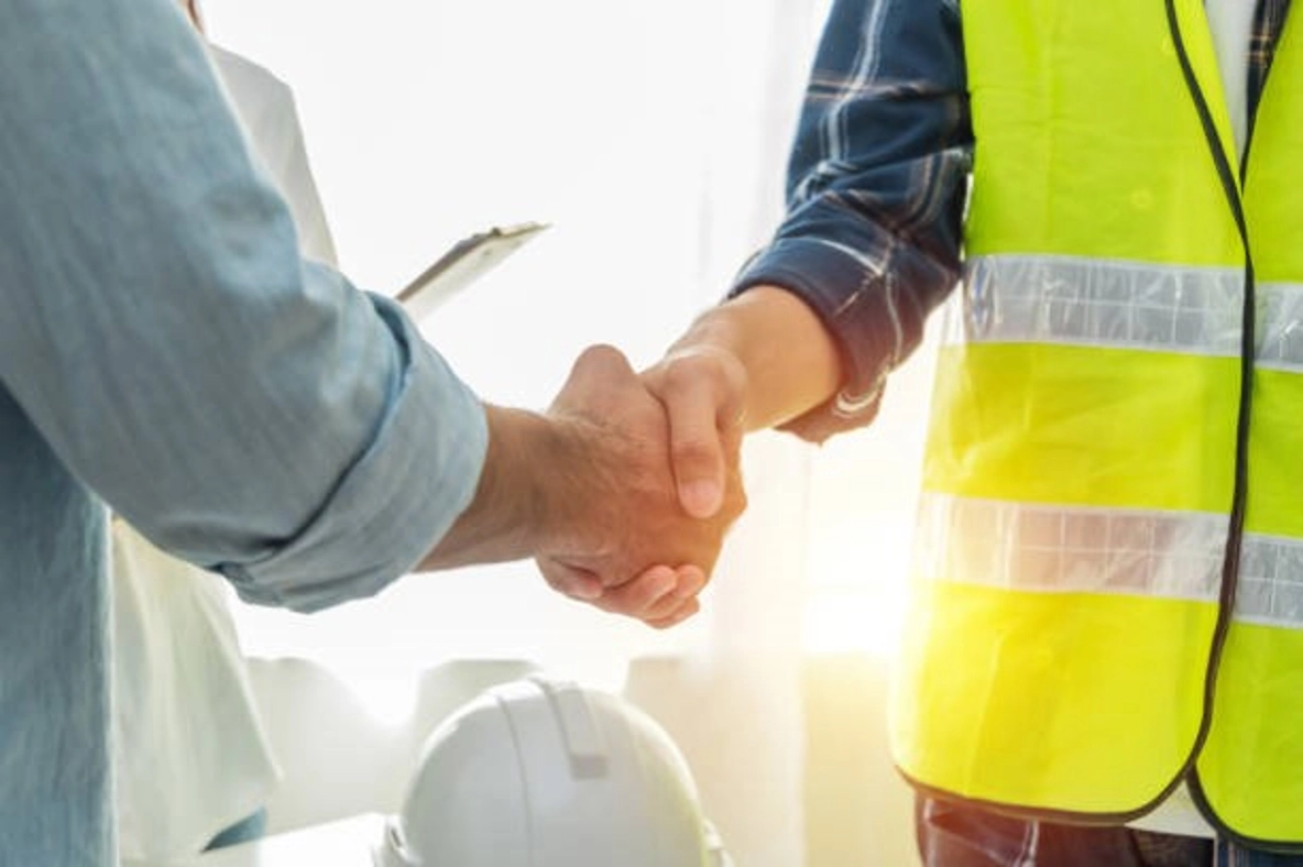hand shake image workers