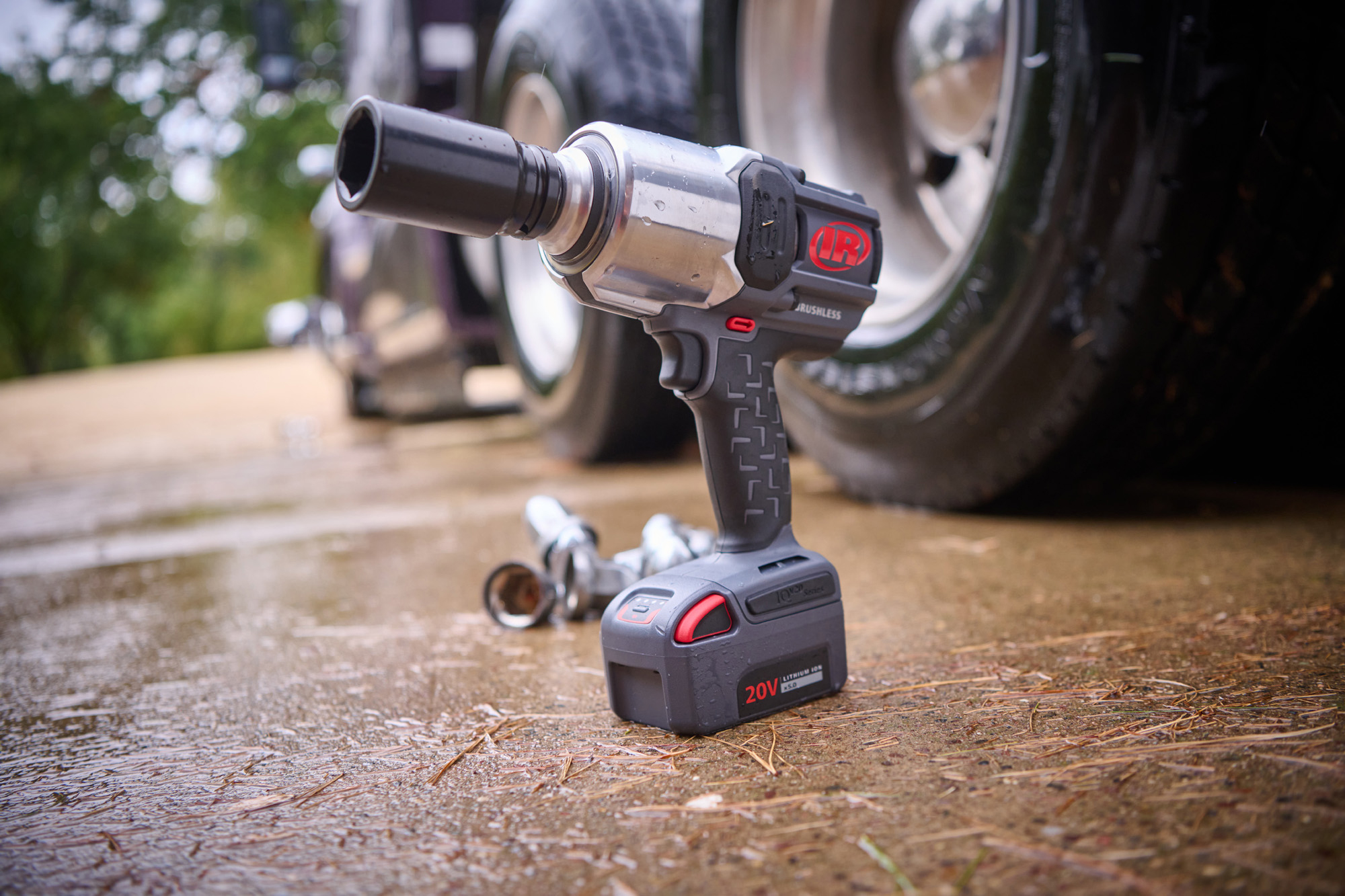 W8000 Series IQV20™ High Torque Cordless Impact Wrench