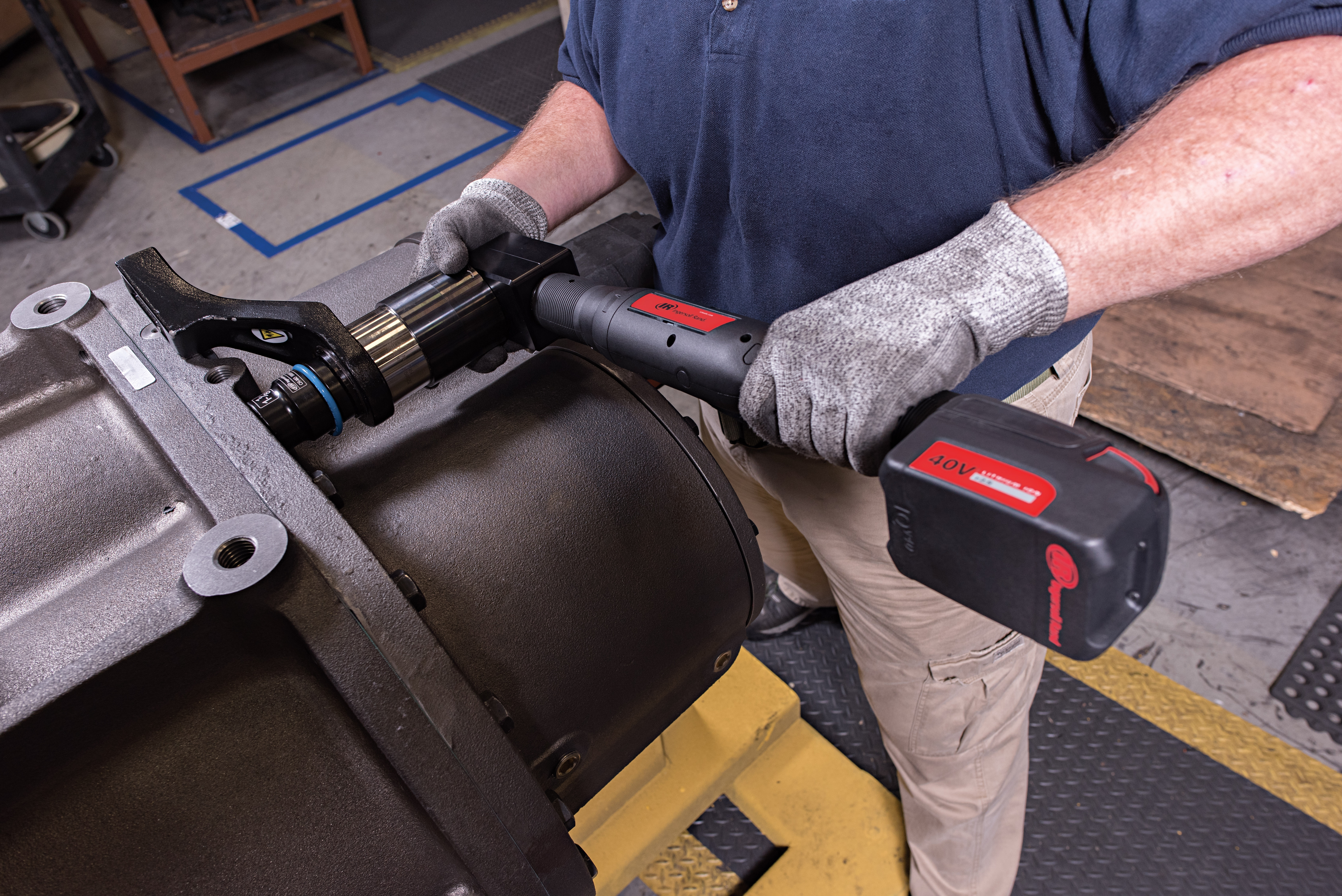 QX Series™ Cordless Angle Torque Multiplier | Ingersoll Rand
