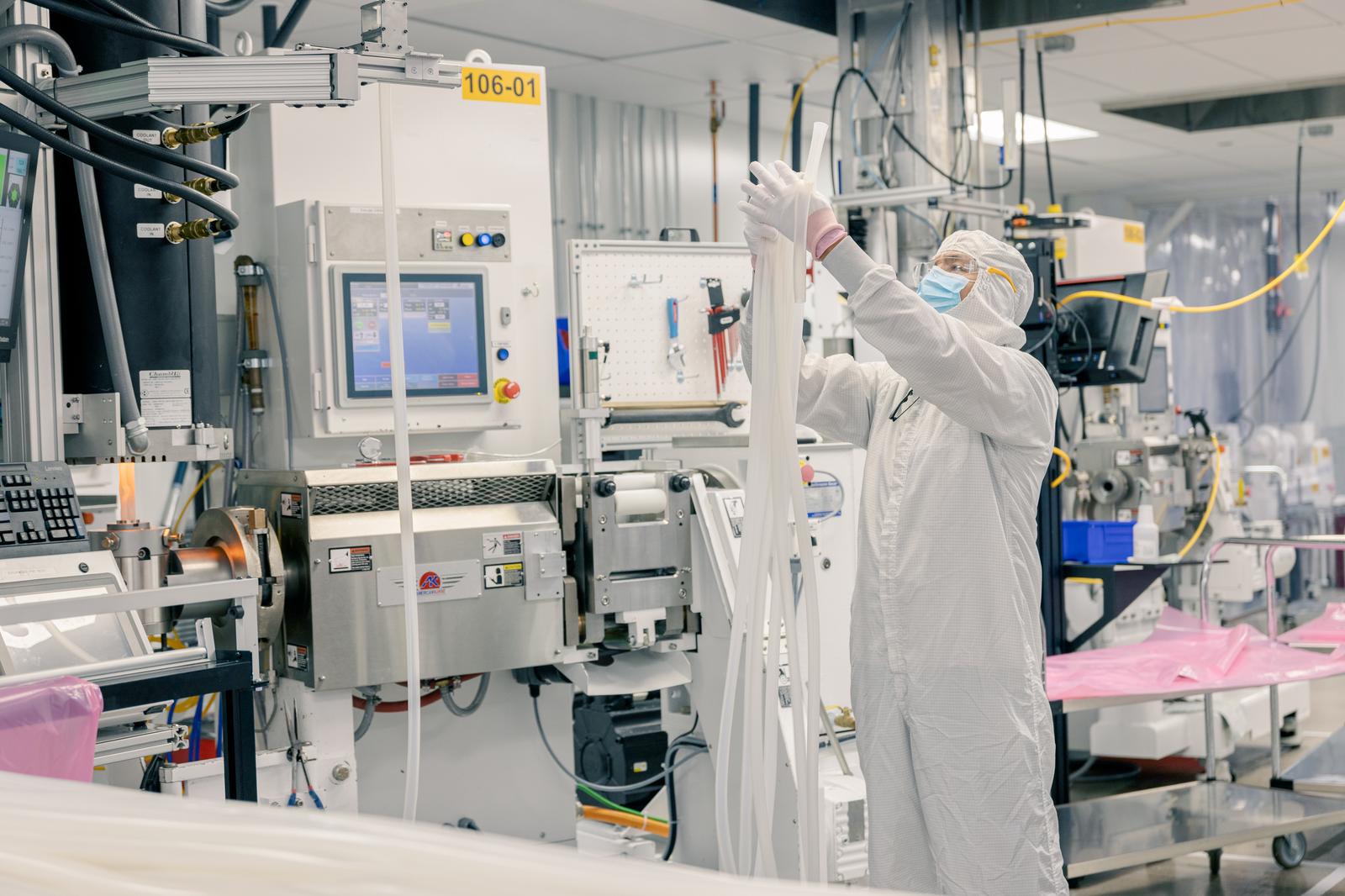 Flexan Lincolnshire facility providing engineering, molding, extrusion, and medical device assembly services.