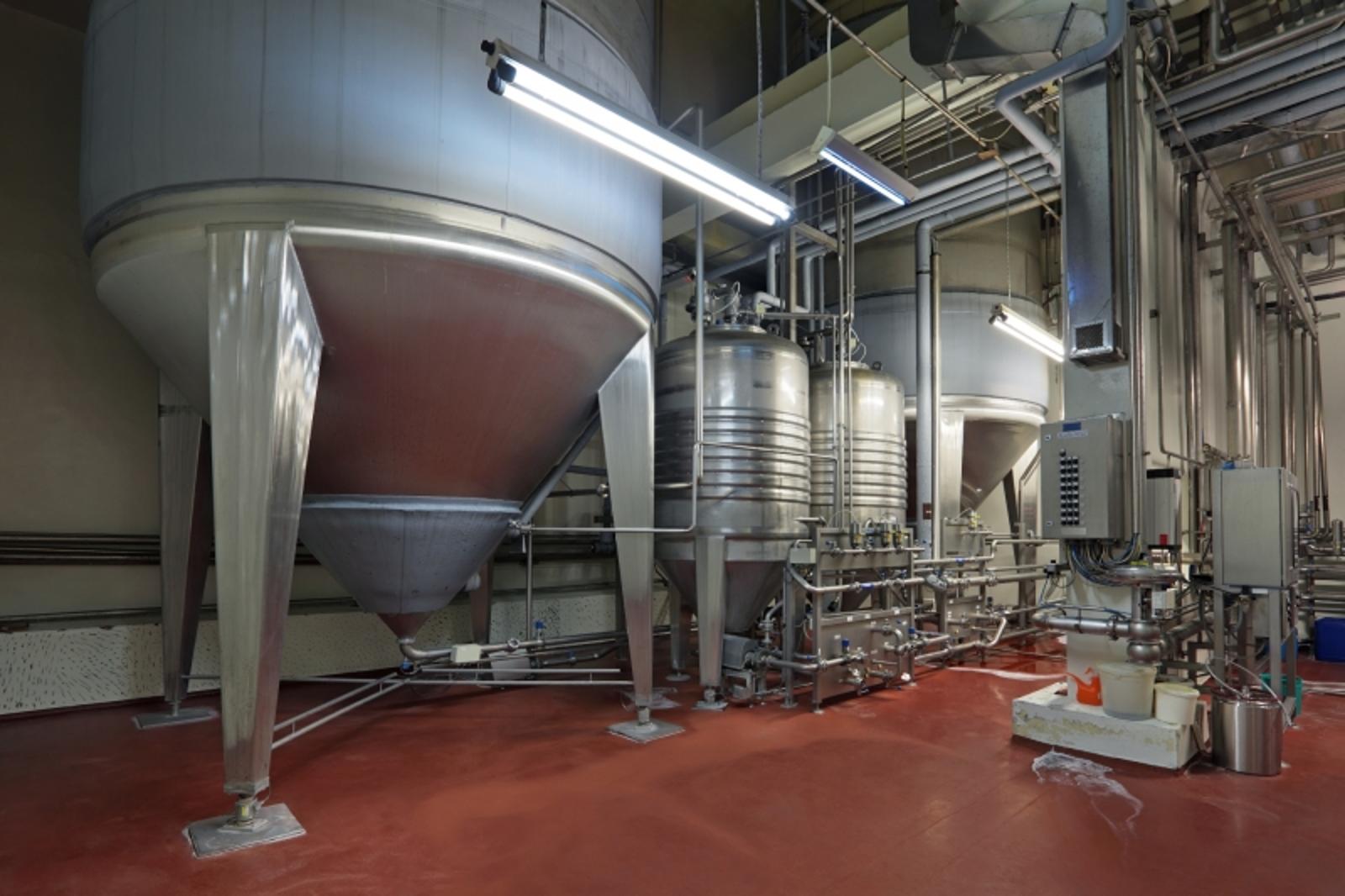 HL-Industry-Photo-Hi-line-Stainless-Steel-Pipework-Installation-3.jpg