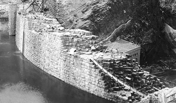 roosevelt-construction-1906.jpg