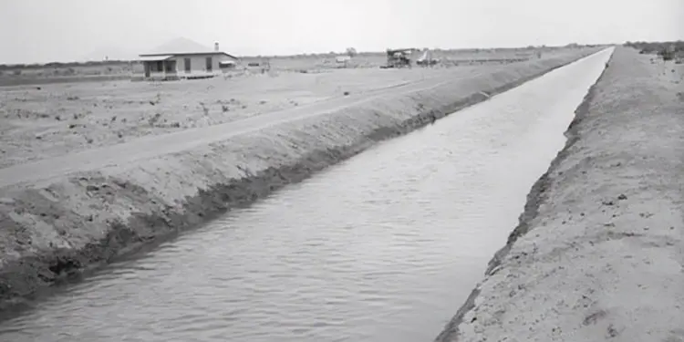 Photo of an early Arizona canal system