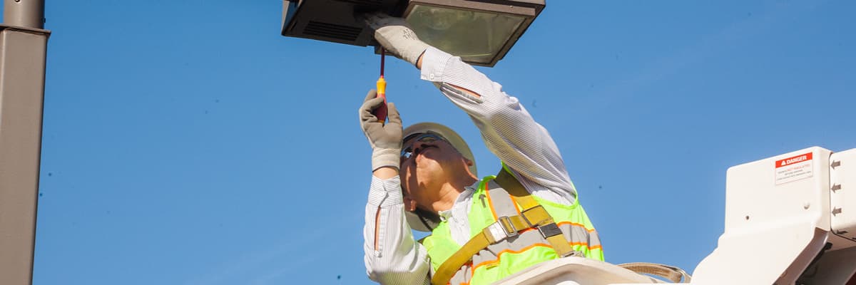 street-light-repair.jpg