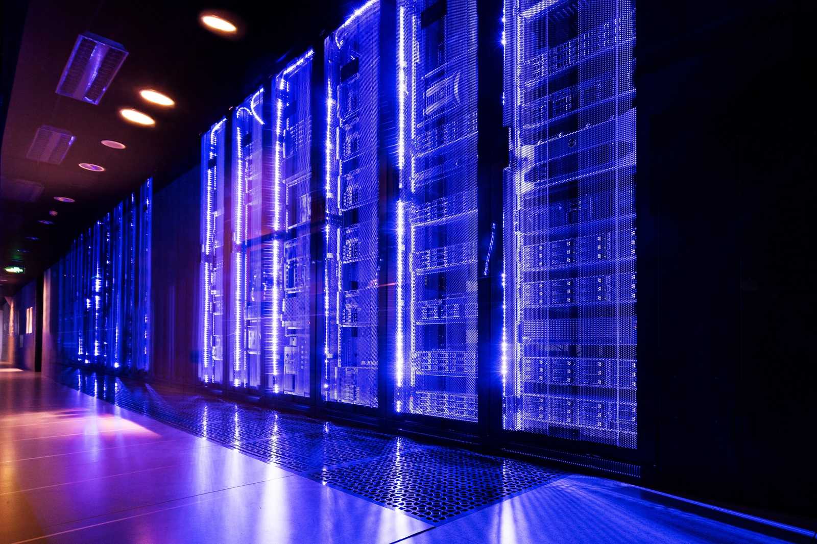 data_center_web_banner