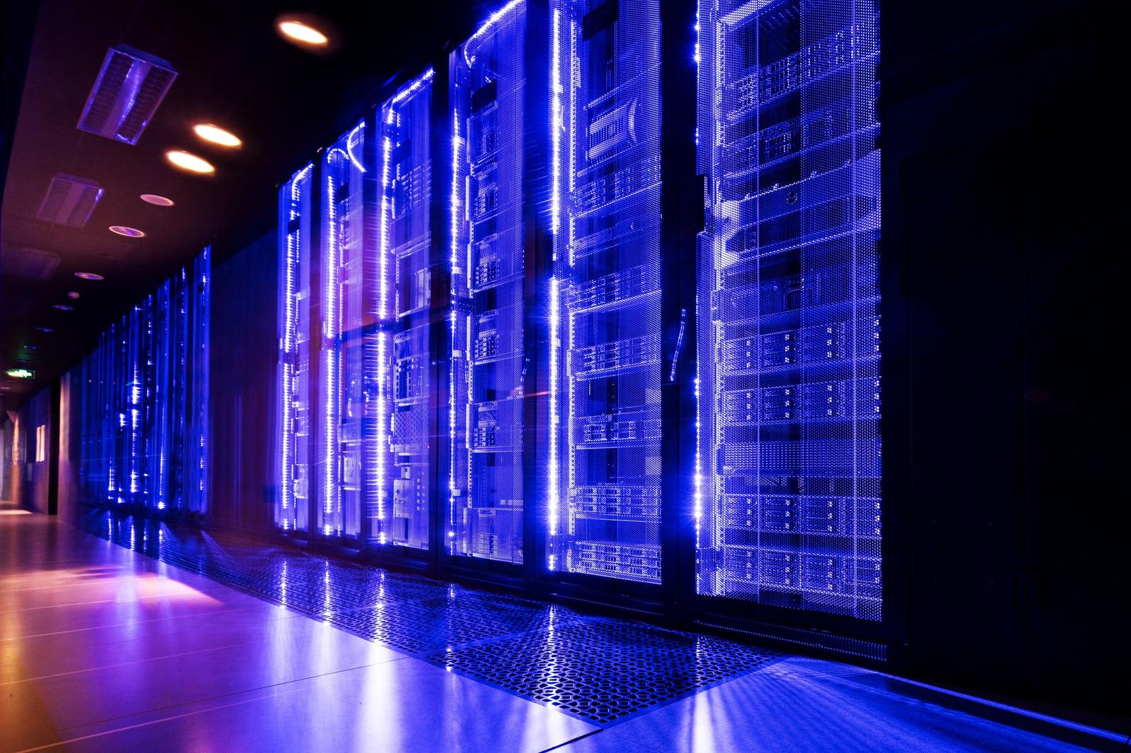 data_center_web_banner